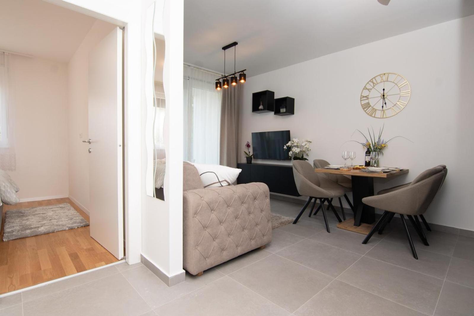 Studio Apartman Apollonia Sinj Exterior foto