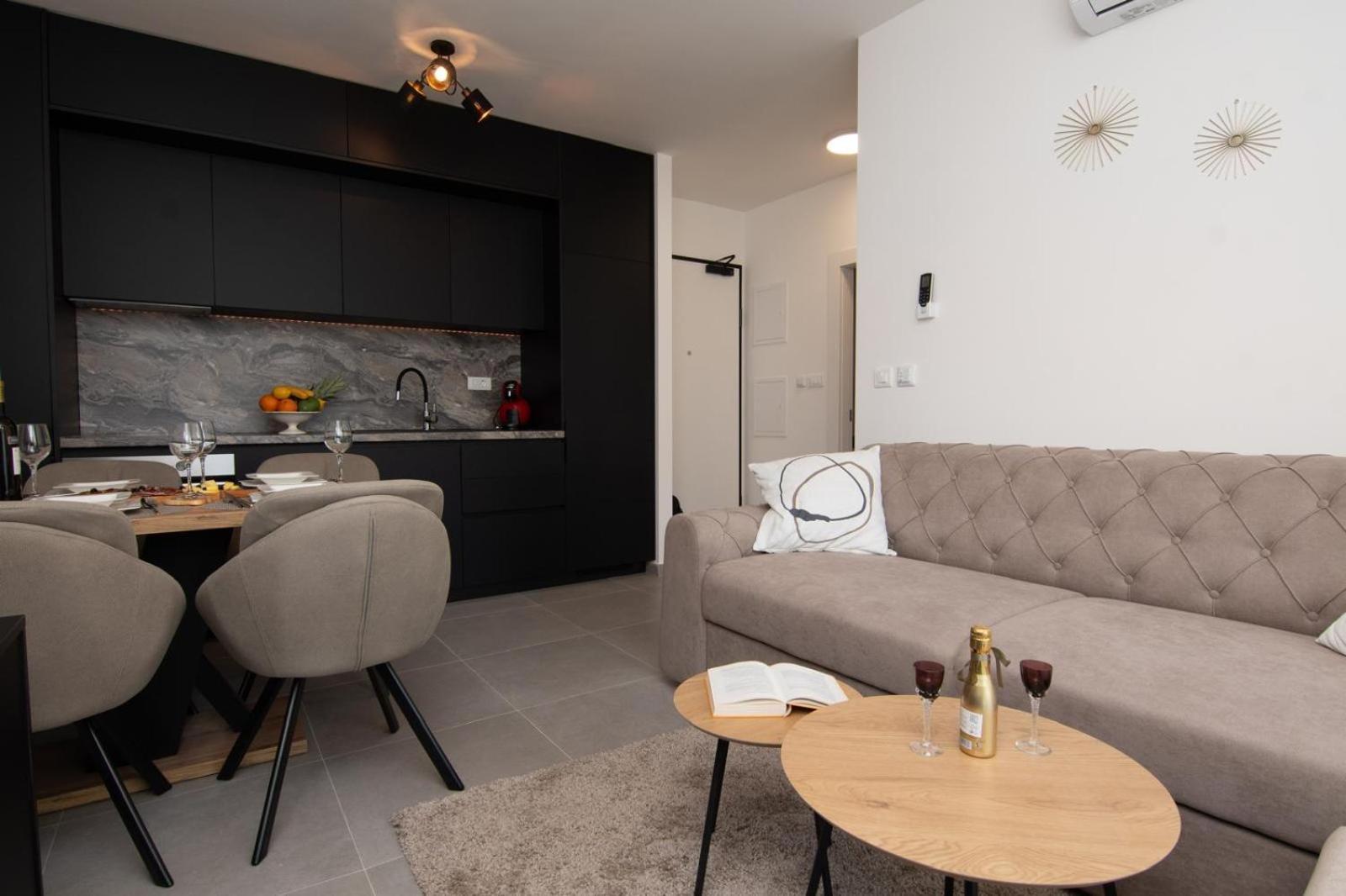 Studio Apartman Apollonia Sinj Exterior foto